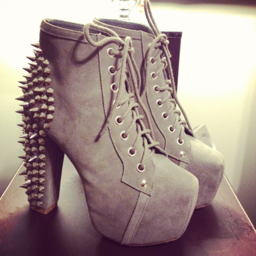Maravillosos botines de mujer Maravillosos botines de mujer