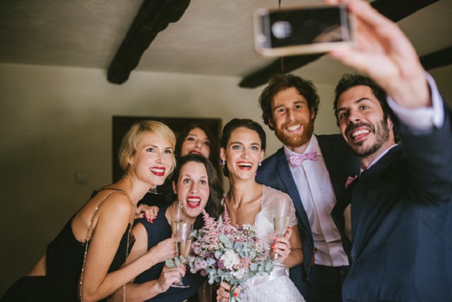Días de Vino y Rosas Fotografía Boda Wedding selfie invitados