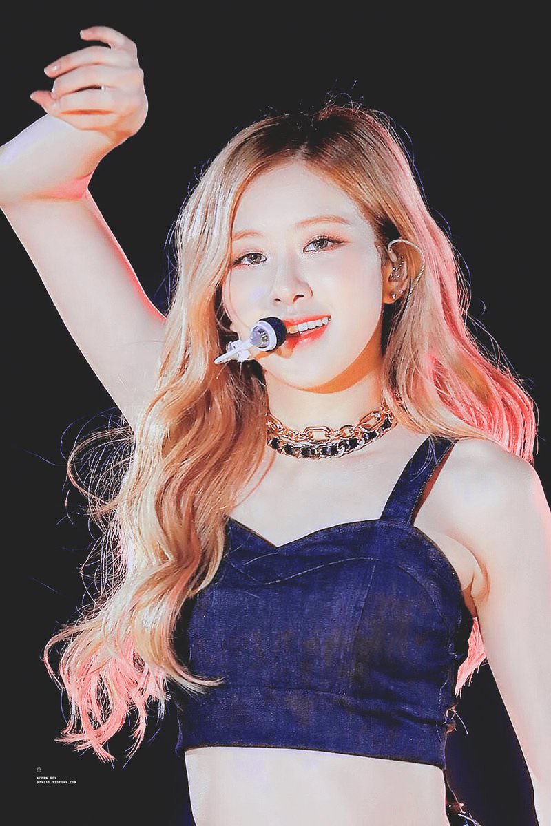BLACKPINK Rose Showcases Her Perfect Figure! Bias Wrecker KPOP News