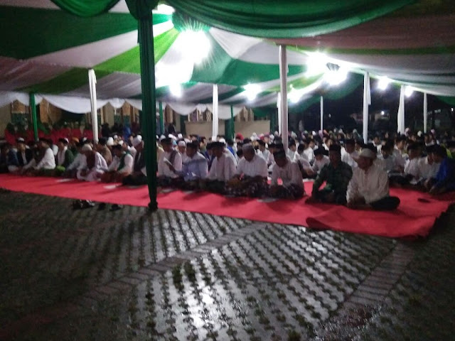 Malam Puncak Peringatan Hari Santri di Masjid al-Muttaqin, Komplek TNI AL, Ciangsana, Gunung Putri, Bogor Timur. Sabtu, (22/10/2016). Photo: Gus John