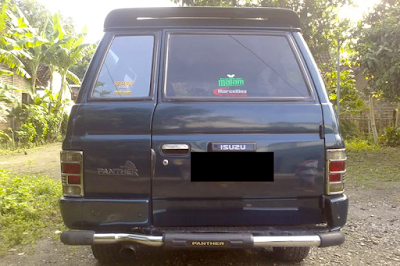 Eksterior Isuzu Panther Kotak Tampak Belakang Eksterior Isuzu Panther Kotak Tampak Belakang