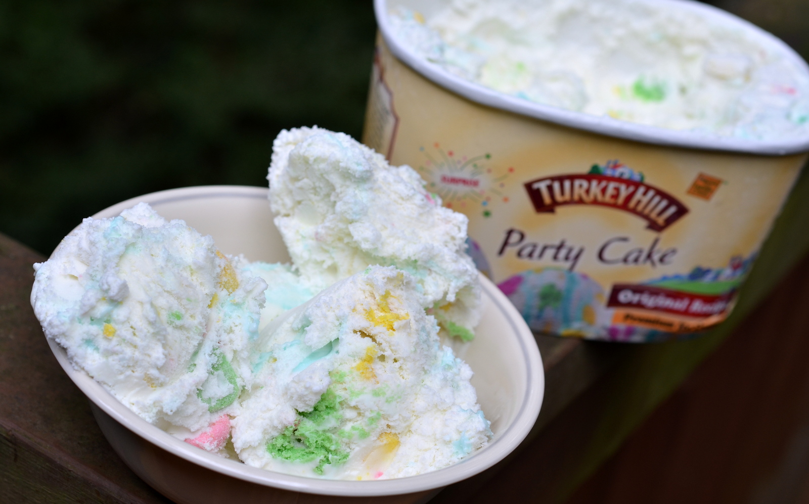 food and ice cream recipes REVIEW Turkey Hill Party Cake