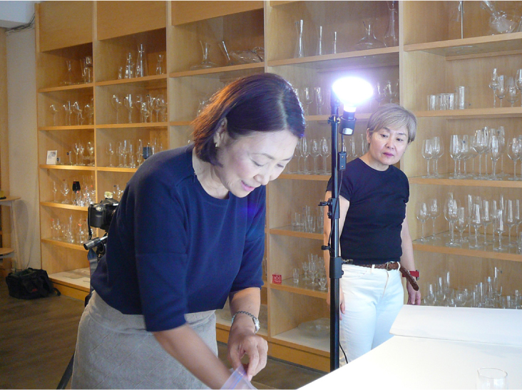 毎日エーランチ: 木村硝子店のziziプロジェクトの撮影〈東京都文京区〉