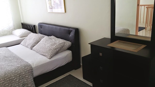 Photo 4: Master bedroom (upper floor), 1 queen and 1 single beds Photo 4: Master bedroom (upper floor), 1 queen and 1 single beds