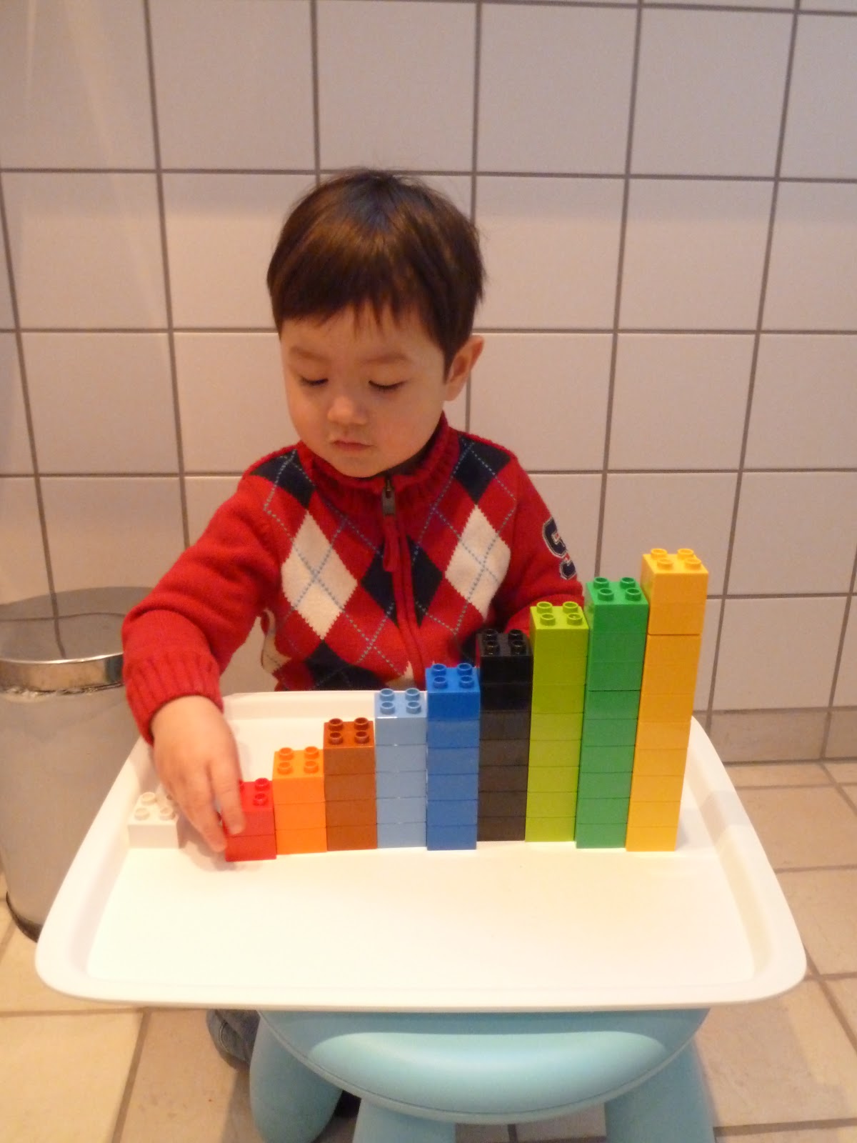 Family FECS: Montessori Activity: Deciphering Between Sizes with the ...