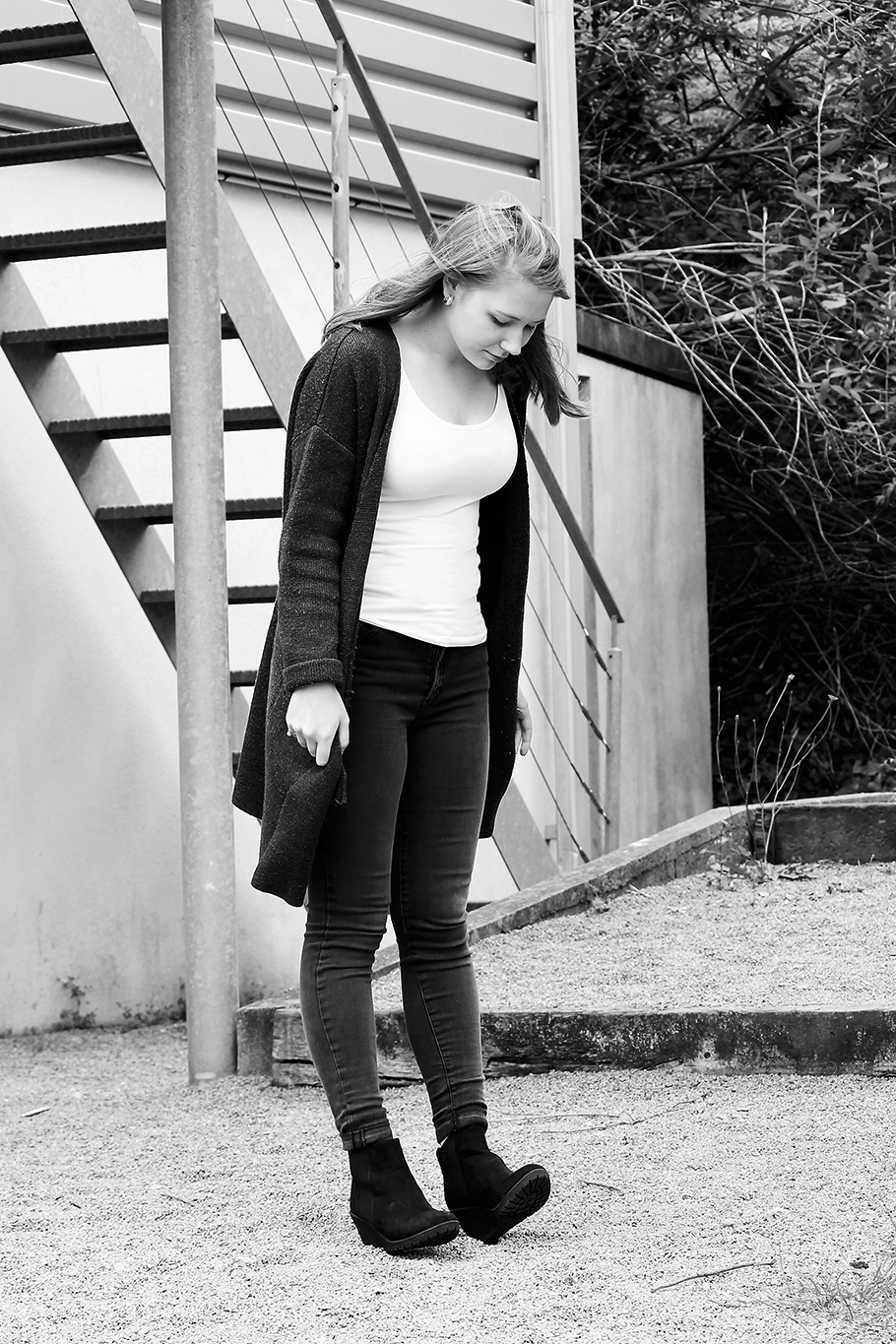 black white black white