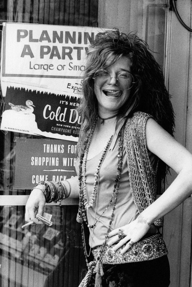 Rare and Candid Photographs of Janis Joplin at the Chelsea Hotel in New