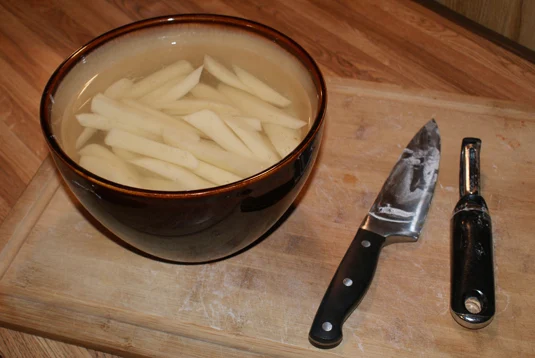 Soaking the fries in hot water