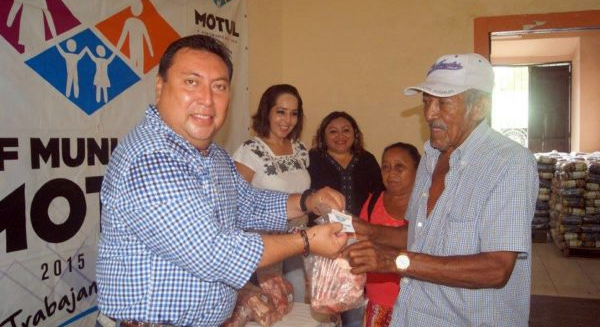 Edil de Yucatán lucra con el hambre de la gente, vende a 15 “pesitos” carne con hueso