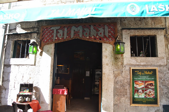 Taj Mahal, cozinha típica da Bósnia, Dubrovnik. Taj Mahal, cozinha típica da Bósnia, Dubrovnik.