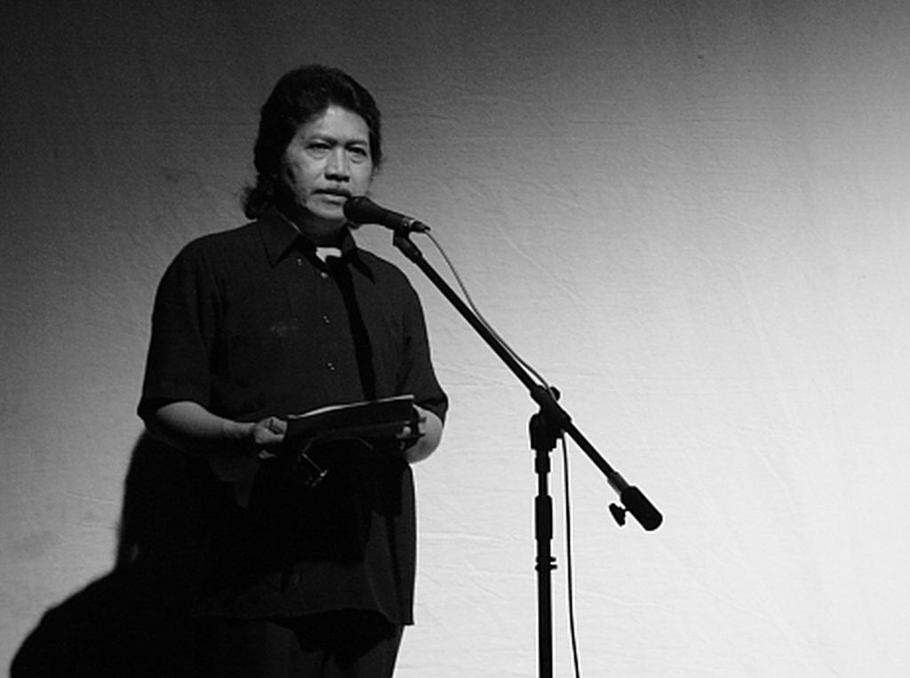 Puisi Ibu Emha Ainun Najib Koleksi Puisi Puisi Ibu Emha Ainun Najib Koleksi Puisi