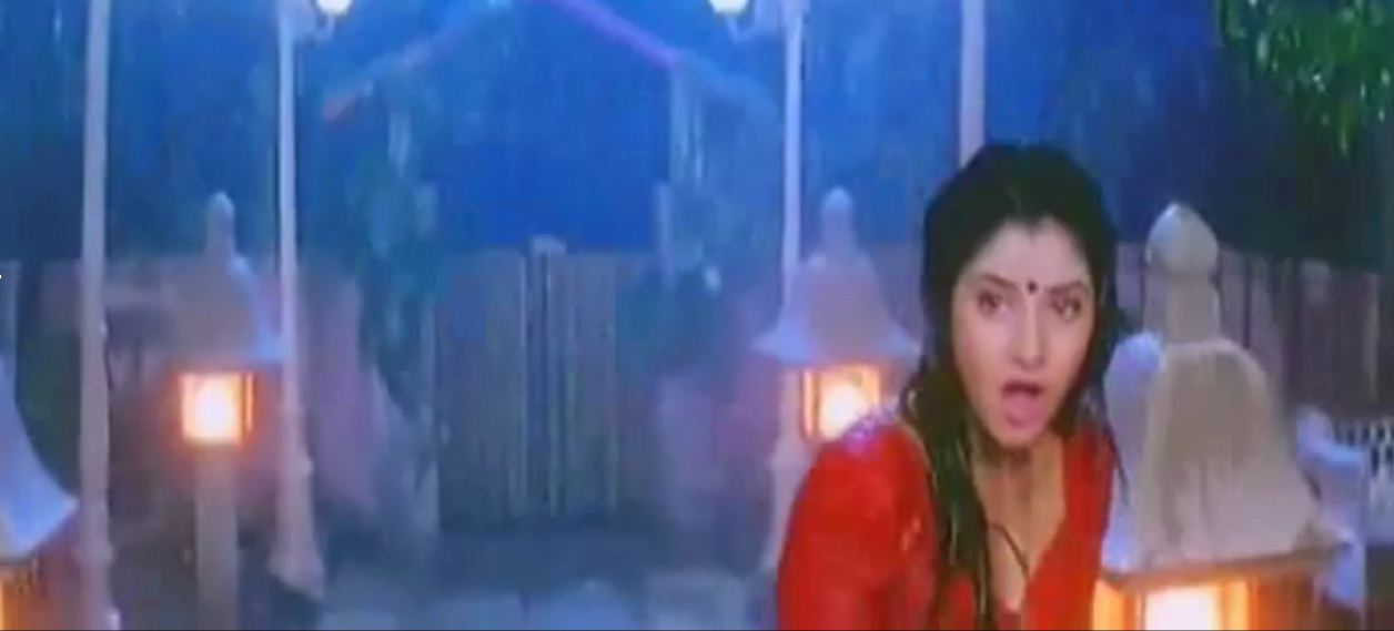 Pictures And More Pictures Pics N Caps Of Hottest Scenes Click For Larger Images Divya Bharti