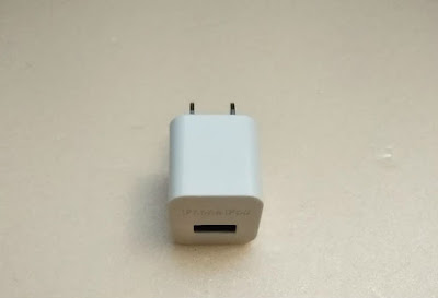 100均で販売されているUSB電源アダプタ