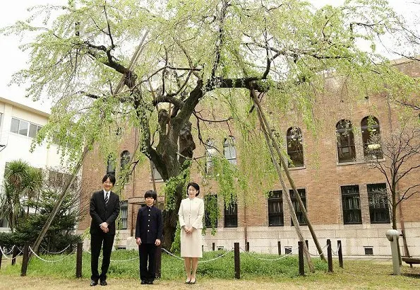 Prince Akishino and Princess Kiko. Emperor Akihito. Crown Princess Masako