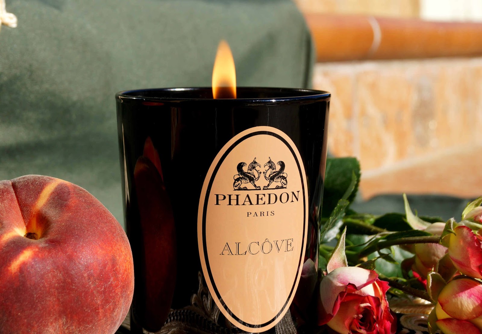 Отзыв на свечу. Ароматическая свеча йеннифер. Самая большая свеча. Lilit арома свеча. Ароматические свечи с деревянным фитилем.