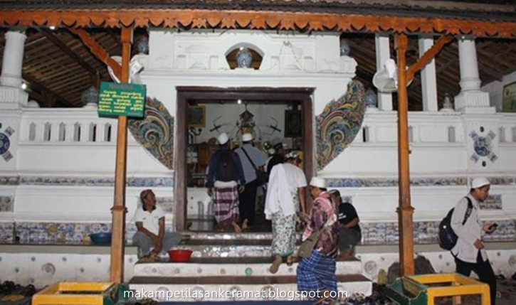 Sejarah dan Alamat Makam Sunan Gunung Jati Di Cirebon - Makam Petilasan