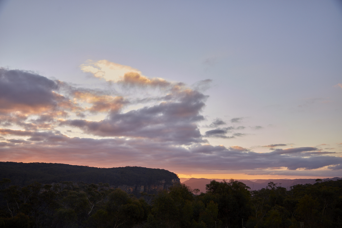 TO THE AISLE AUSTRALIA | ASIA UPWARD PHOTOGRAPHY MACHINERY SHED BLUE MOUNTAINS STYLED WEDDING SHOOT