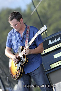 Luther Dickinson performing with North Mississippi Allstars