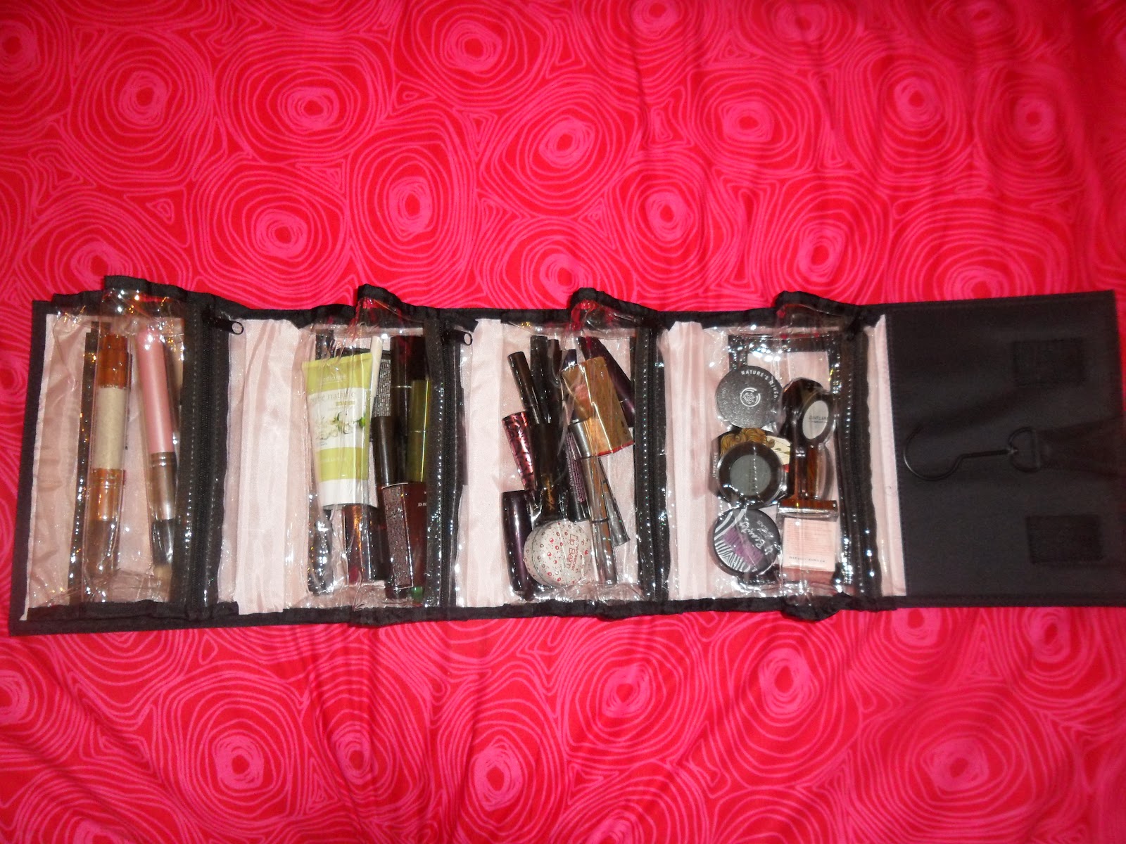 Le C'est Chic! Travel Roll Up Bag Mary Kay