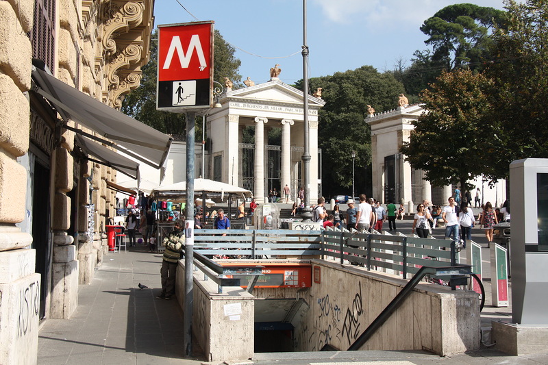 Метро в риме