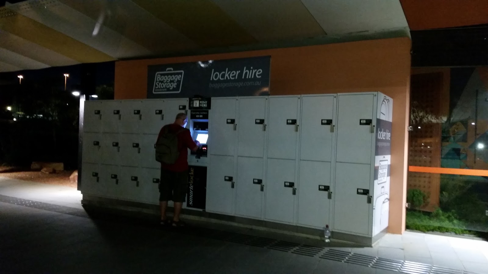 Beate unterwegs, in.................. Perth, am Abflugtag nach Dubai