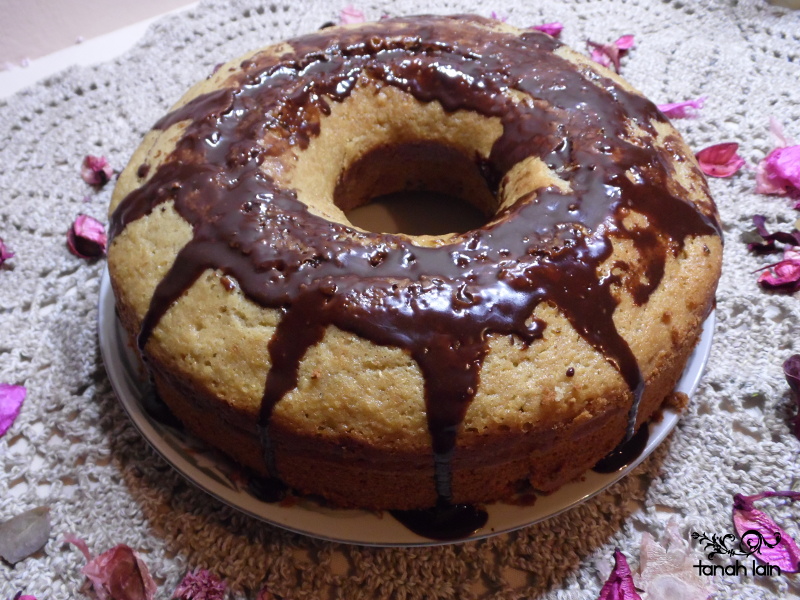 Budnt Cake de Nata (crema de leche) con pasas y nueces