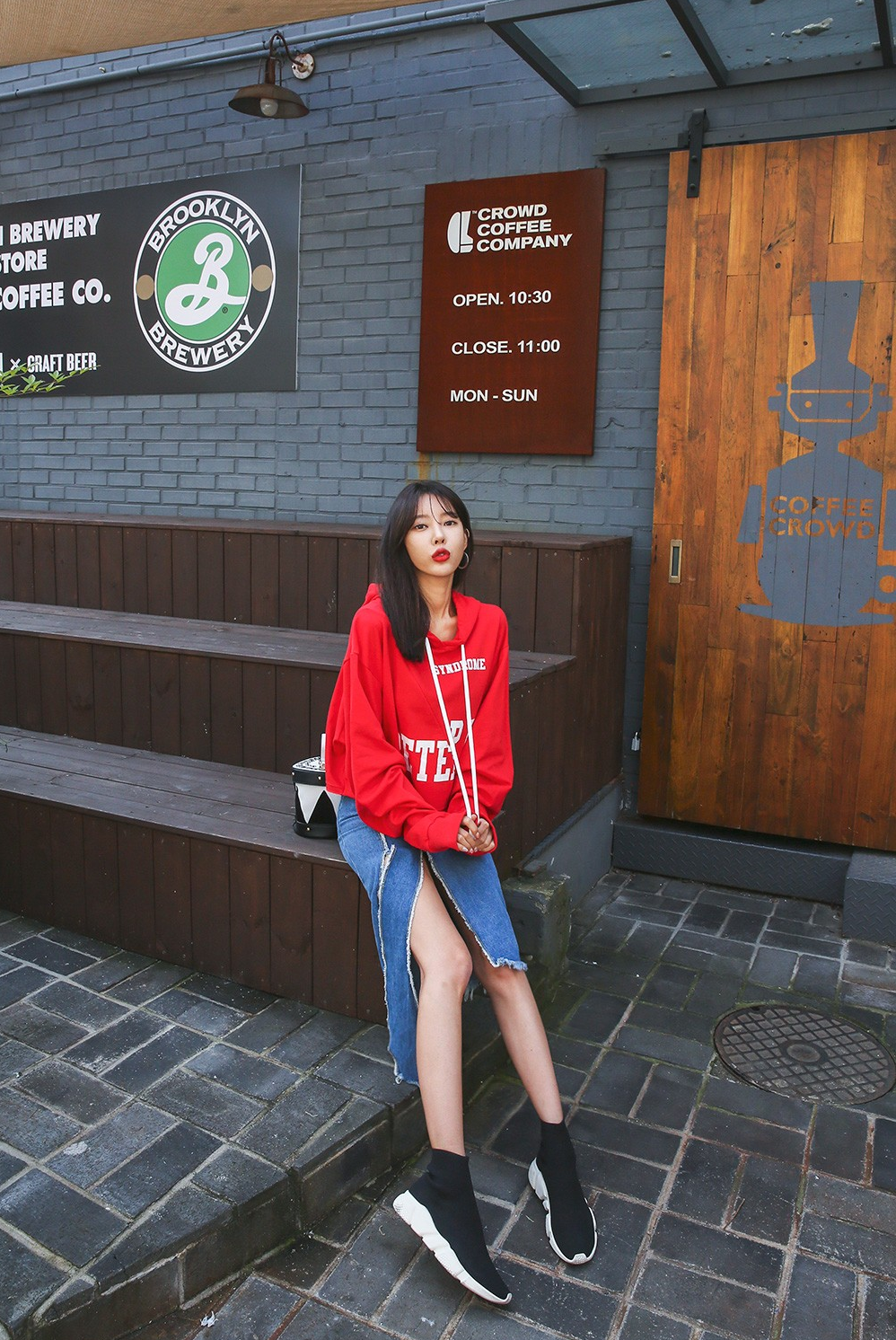 Korean Model Kim Hye Ji in Fashion Set September 2017