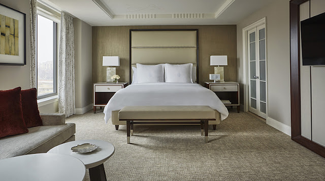 Four Seasons Hotel Washington, DC offers an unparalleled luxury hotel experience amidst the historical treasures of the nation's capital. Experience 5-star accommodations, fine dining, a state-of-the-art fitness centre and more at this prestigious Georgetown hotel on Pennsylvania Ave.