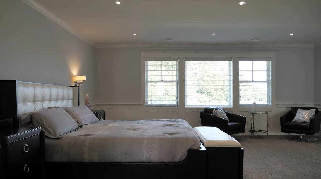 15 Photos vs. Cordova Bay, Victoria BC Luxury Equestrian Home Interior Design Tour