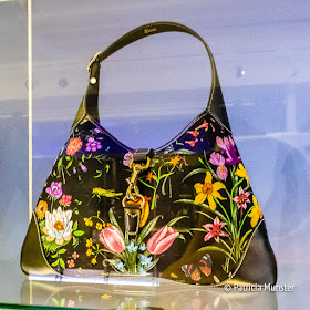 Black canvas Bouvier handbag printed with multicoloured flowers Gucci Florence
