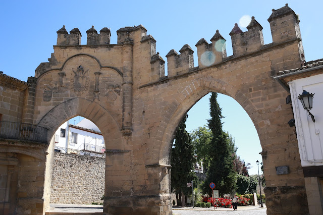 El Arco de Villalar y La puerta de Jaén