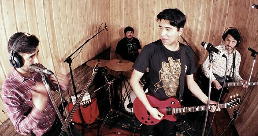 11+ Sin Remedio Pictures