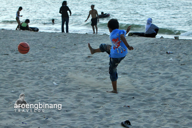 pantai delegan gresik