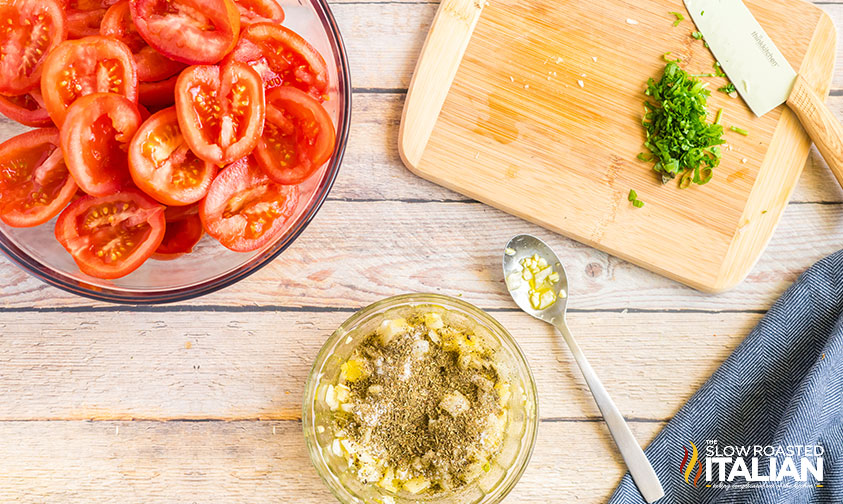 √ Roasted Tomato Sauce (Best Ever) + Video cooking zone