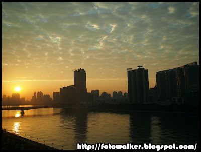 日出珠江 (Sunrise Pearl River)