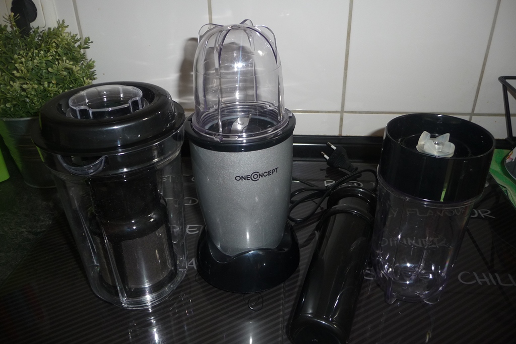 Mein Testblog Nicki testet den oneConcept Smoothy Mini Standmixer