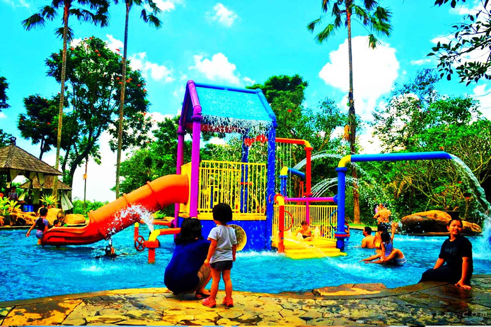 Kolam Renang Taman Wisata Merapi Park