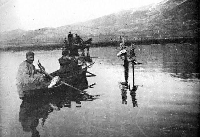 Η άγνωστη πολιτεία του νερού με τις ψάθινες καλύβες Η άγνωστη πολιτεία του νερού με τις ψάθινες καλύβες