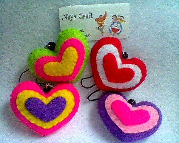 Macammacam Bentuk gantungan Kunci Dari Kain Flanel