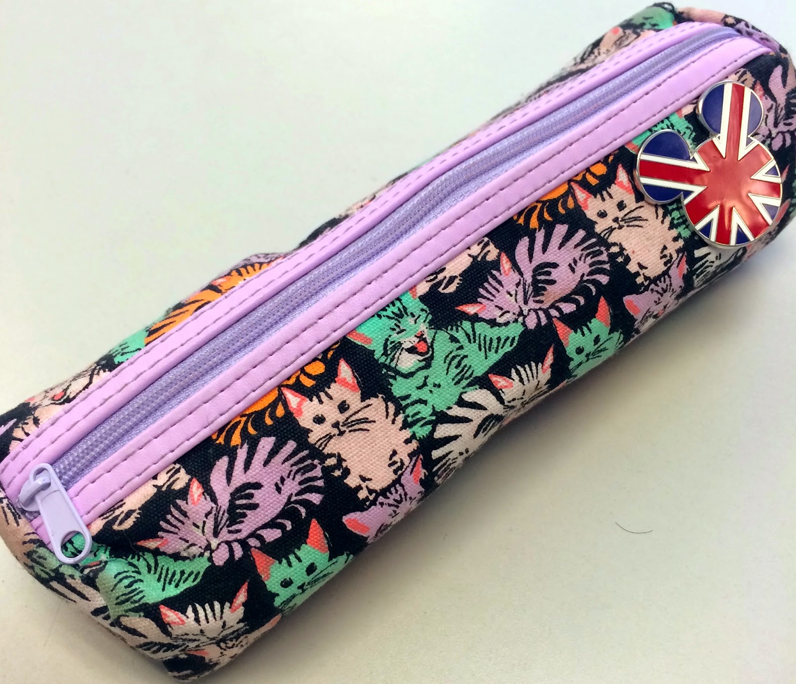 What's in My (Purse!) Makeup Bag! KateCatandJenna