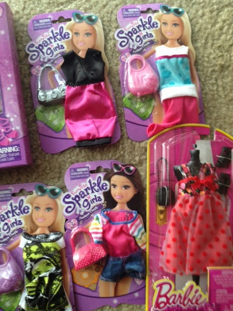 Valerie's Dollies: Sparkle Girlz Fashion Packs! + Extras