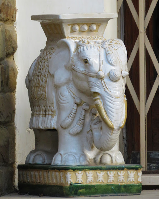 Elephant sculpture, Viale Petrarca, Livorno