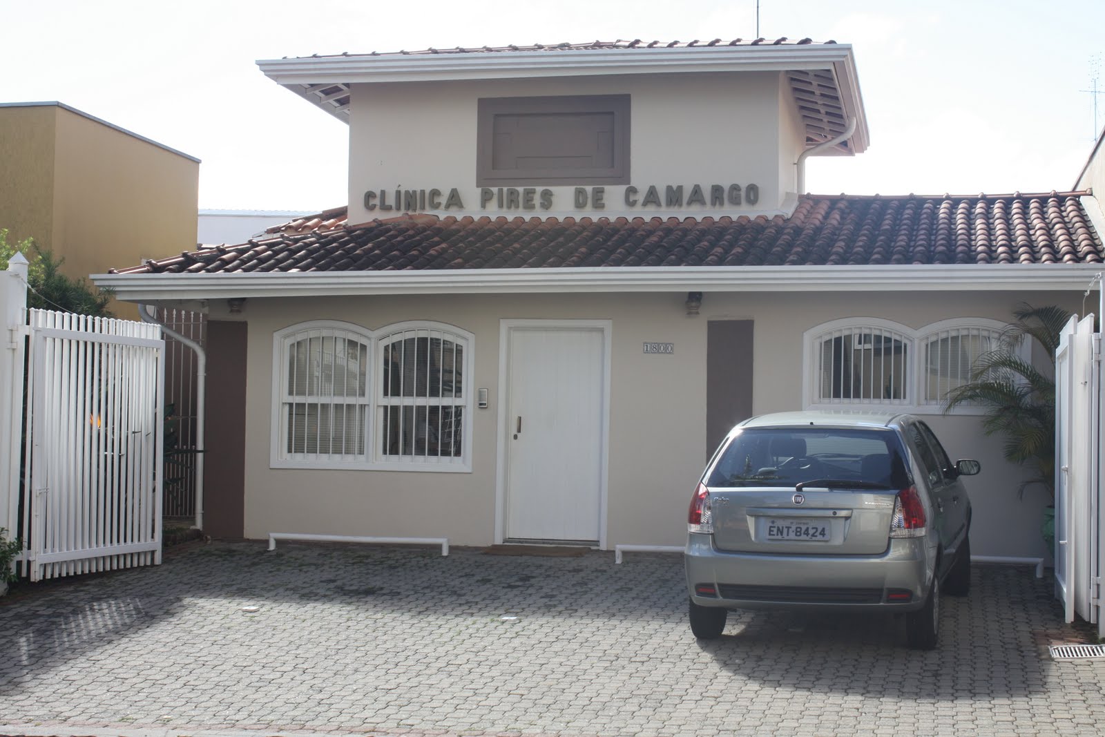 CLINICA PIRES DE CAMARGO março 2011