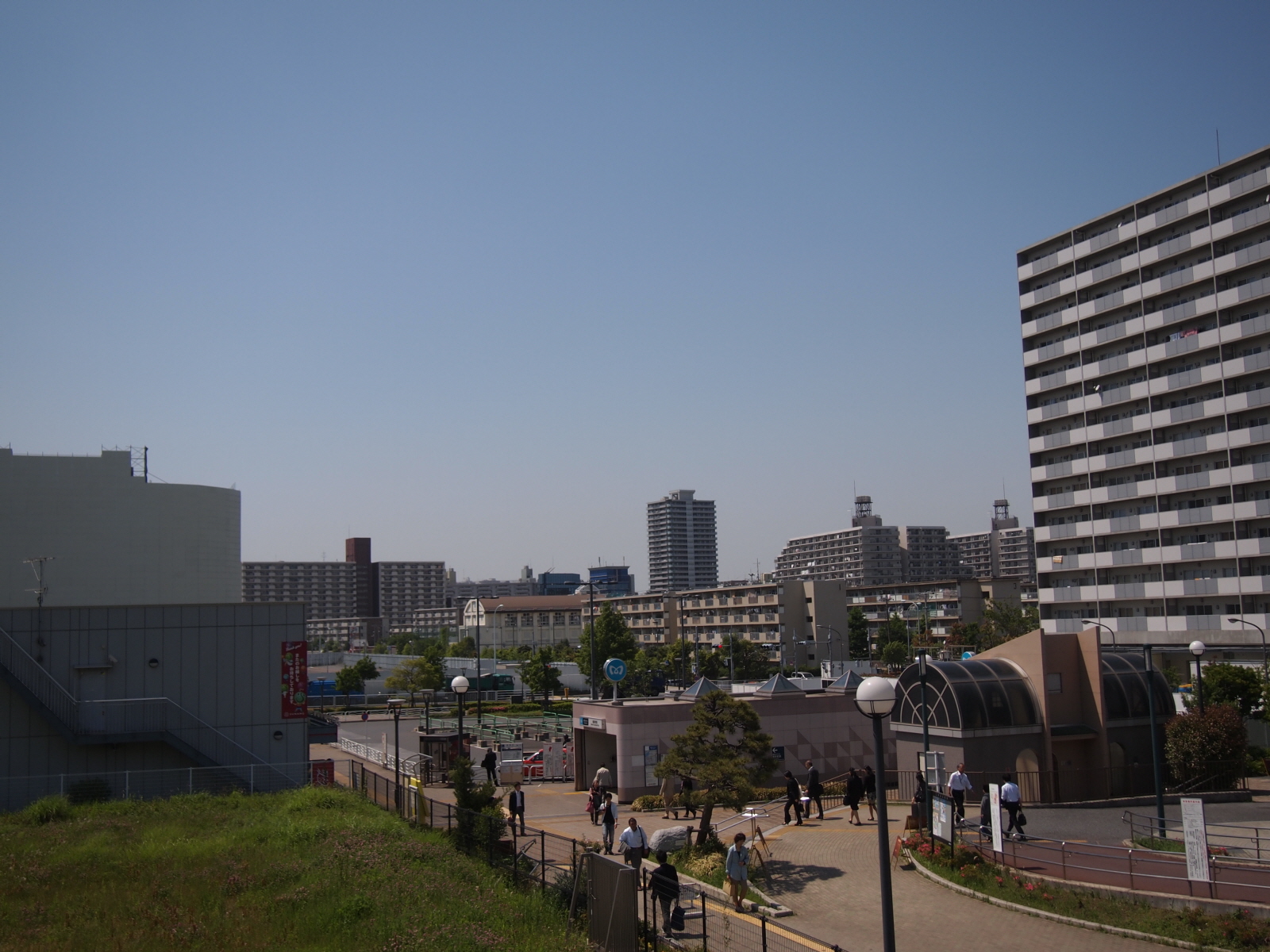 尊い東京の姿 物流ターミナルの街、江東区新砂の風景