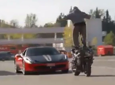 Ferrari-Kawasaki-Stunt