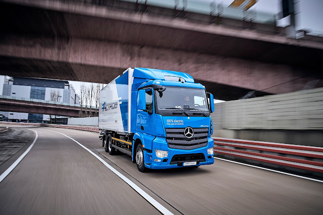 Mercedes-Benz disponibiliza caminhões elétricos para teste