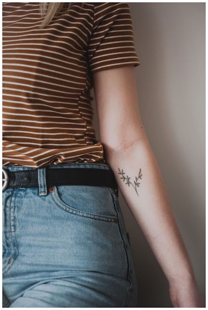 Mini tatuagens de flores para as mulheres Mini tatuagens de flores para as mulheres