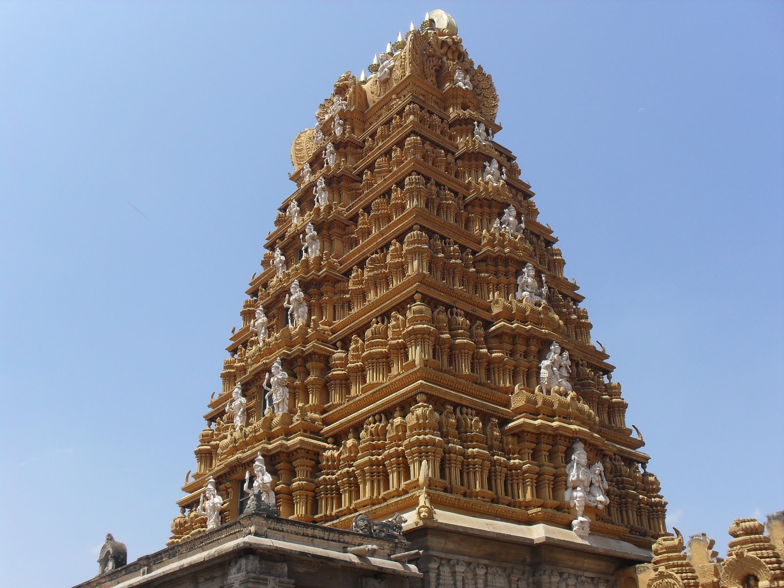 rangadatti-nanjudeshwara-lord-shiva-temple-nanjanagudu-near-mysore