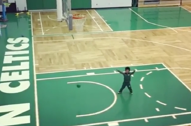 Video: El canastazo del hijo de Amelia Vega y Al Horford Video: El canastazo del hijo de Amelia Vega y Al Horford