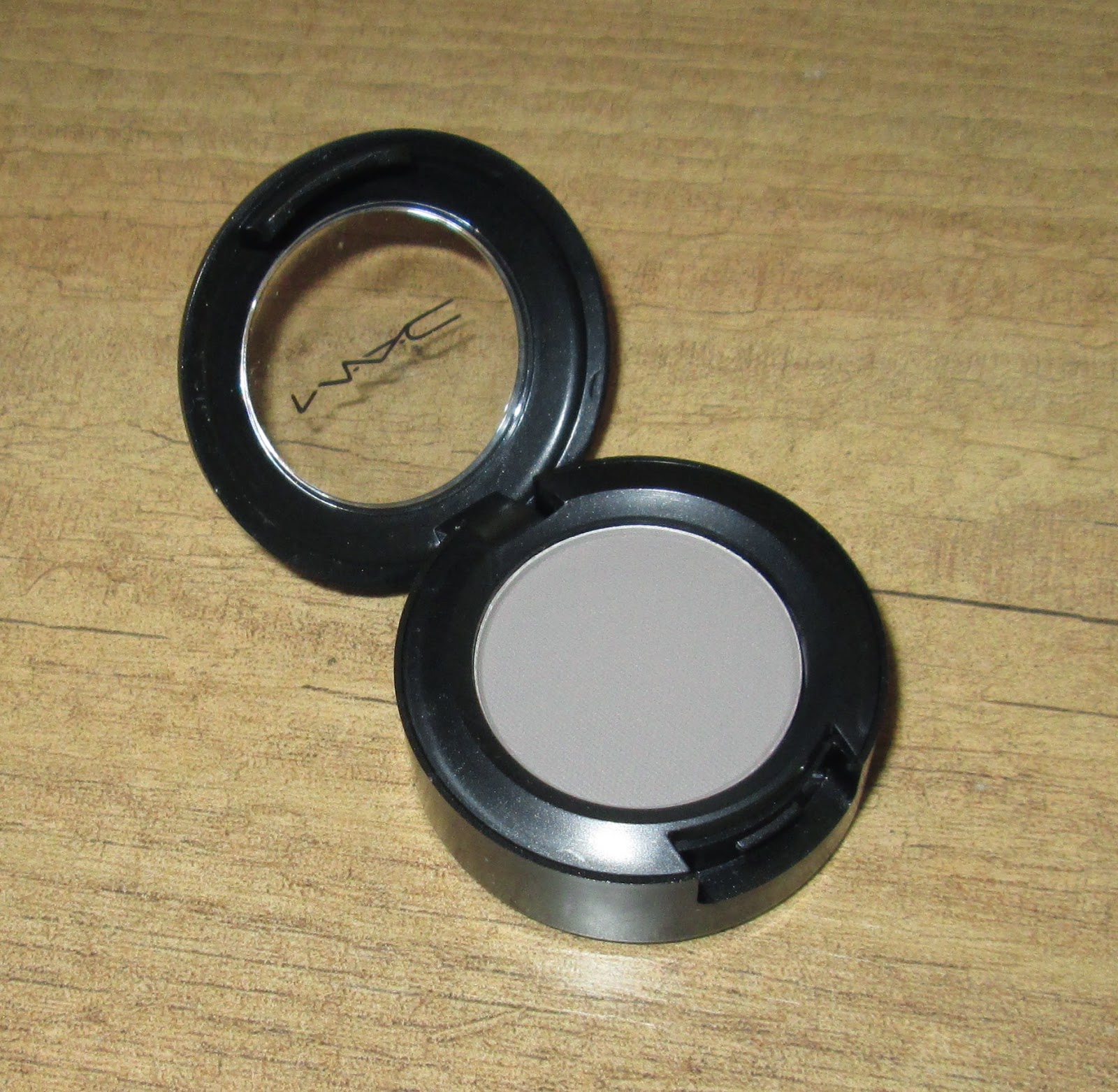 [Review] MAC Eyeshadow Copperplate